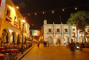 Oaxaca plaza at night